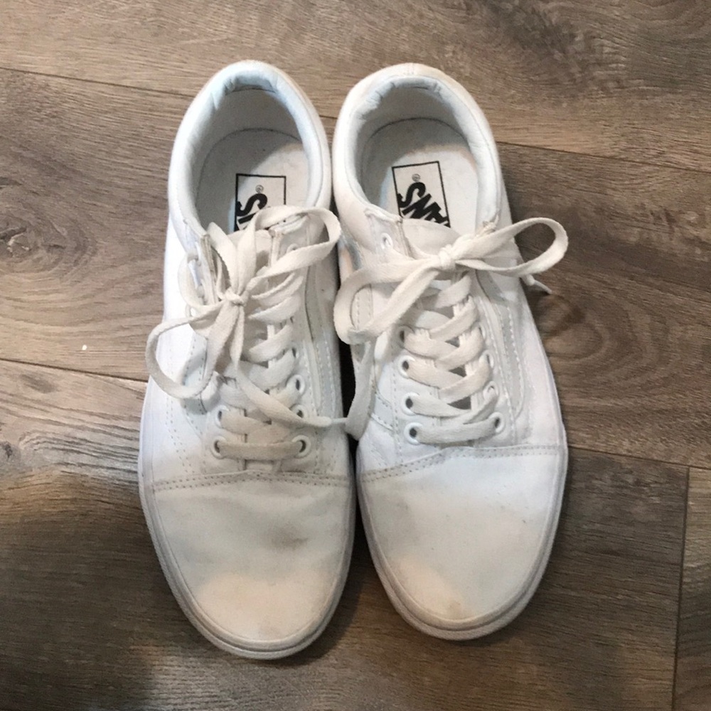 GENTLY WORN WHITE VANS- CLASSIC LACE TIE!!